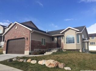 8354 S Oak Run Dr, West Jordan, UT 84081