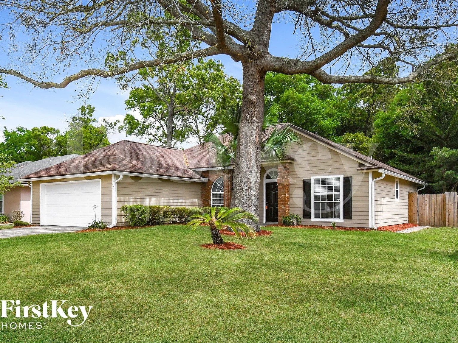 3 bed, 2.0 bath, 1617 sqft, $2,570 — Photo 2