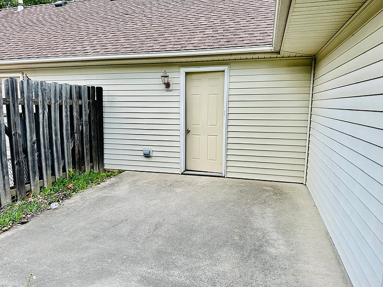 200 Winding Brook Dr — Photo 17