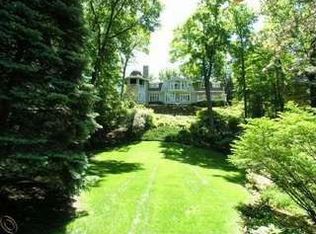 1462 Inwoods Circle Ct, Bloomfield Township, MI 48302