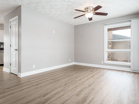 2nd image of 3332 Seward Ave