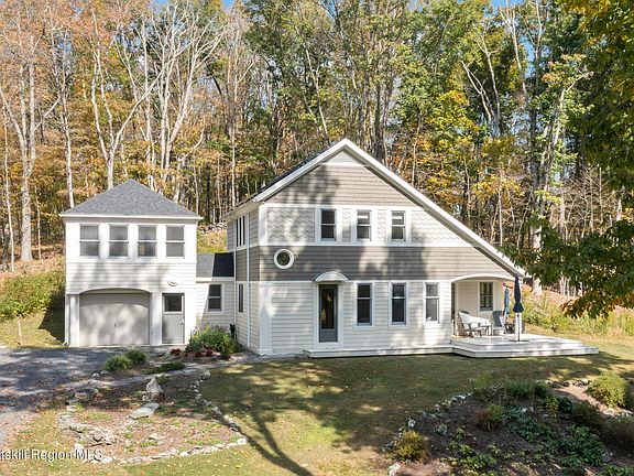 3rd image of 49 Knapp Hollow Lane