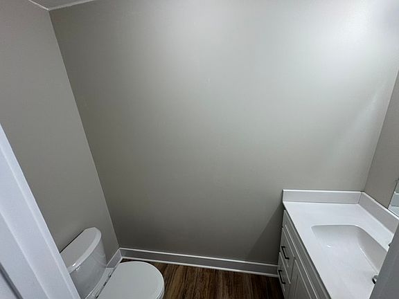 5th image of 1355 Woodlawn Rd #406