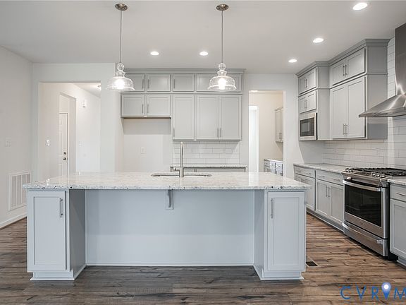 7th image of this home