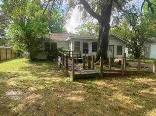 721 Arizona Ave, Wake Village, TX 75501