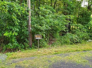 Crest St, Barnesville, PA 18214