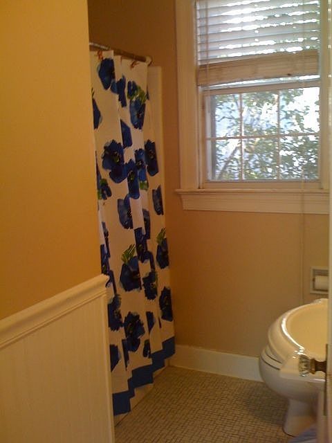 2nd image of 725 Camellia Ave