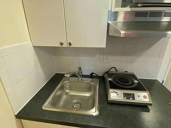 4th image of 351 W 29th St APT 11