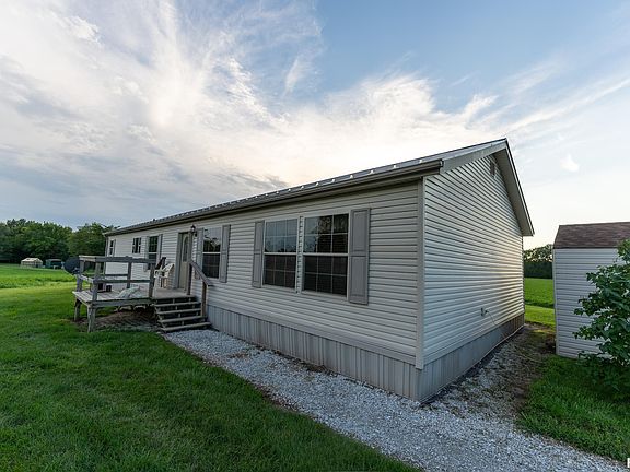 3rd image of 1140 N County Road 700