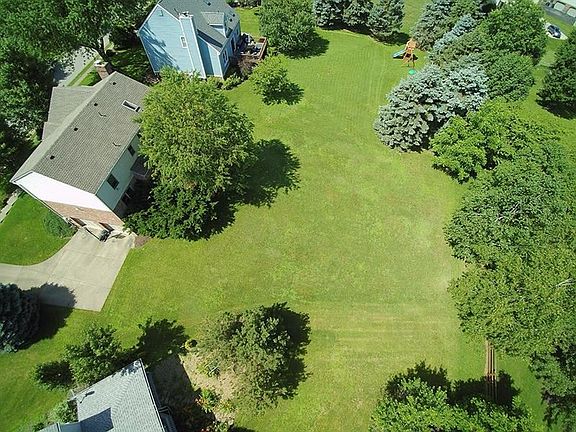 3rd image of 311 Hillcrest Dr
