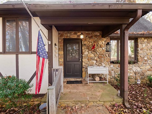 3rd image of 150 Kirkwood Pl