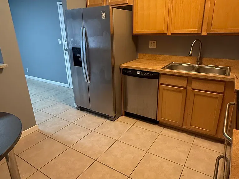 475 SE 8th St #214 — Photo 11
