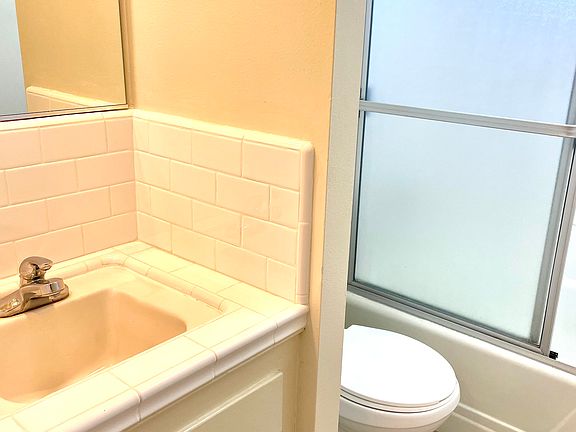 5th image of 1225 Barry Ave APT 9