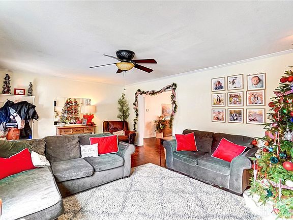 5th image of 248 Cincinnati Ave