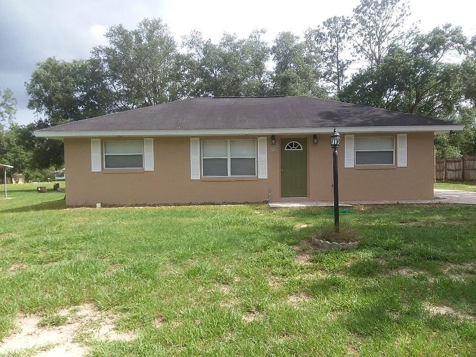 Nice and clean 2 bedrooms and 1.5 bath