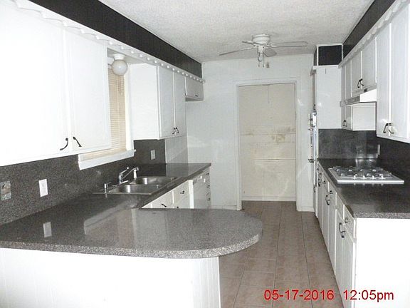 2nd image of 804 E Clay St