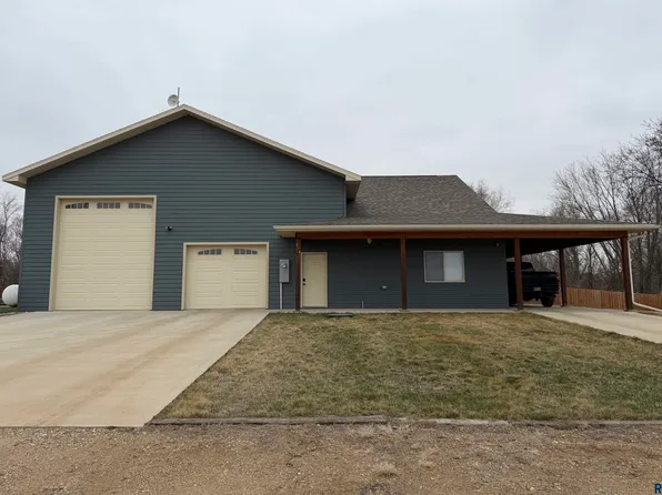 219 S Division Ave, Madison, SD 57042