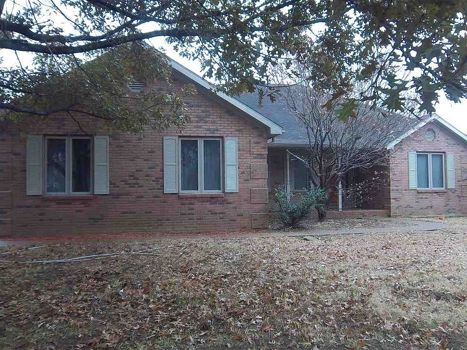 Welcome to 8404 Broadway Ave. 47712  Close to USI walking trails & minutes from all area attractions.