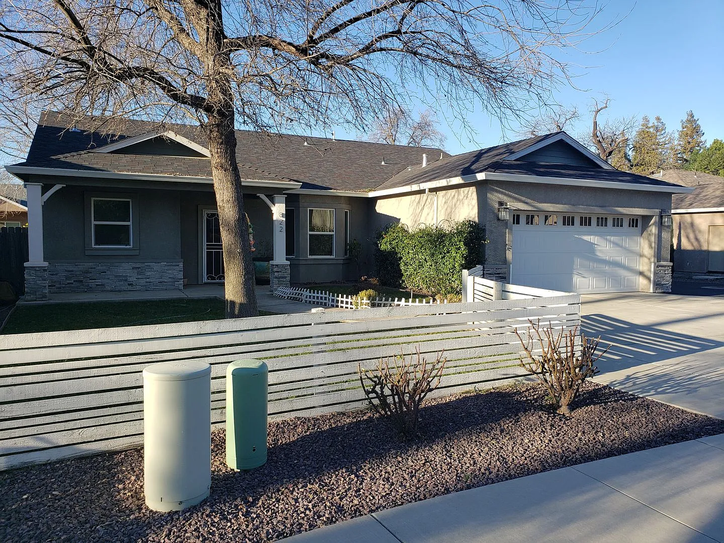 Lease Takeover-Current Lease Expires 3/18/27-3 Bed 2 Bath Chico Charmer With Fenced Back Yard! — Photo 2