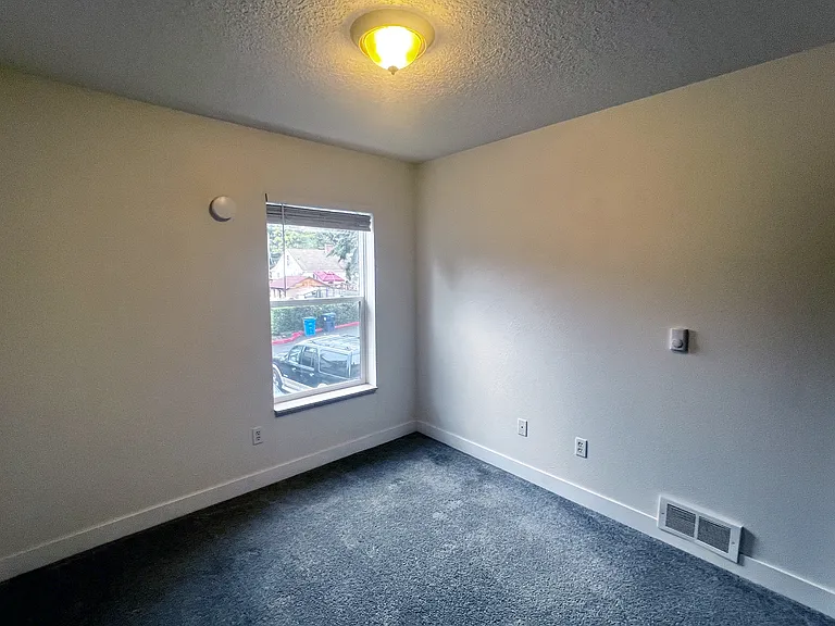 940 NW 7th Ave #10 — Photo 32