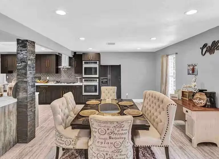 9100 Parkland Dr — Photo 2