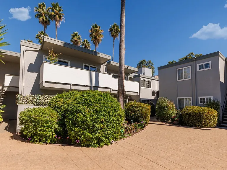 Adobe Lake Apartments — Photo 6