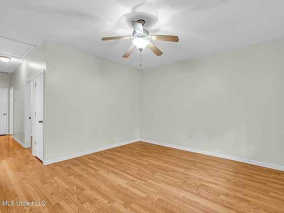 5th image of 6062 E Benton St