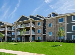 2865 Spring Rose Cir, Coralville, IA 52241