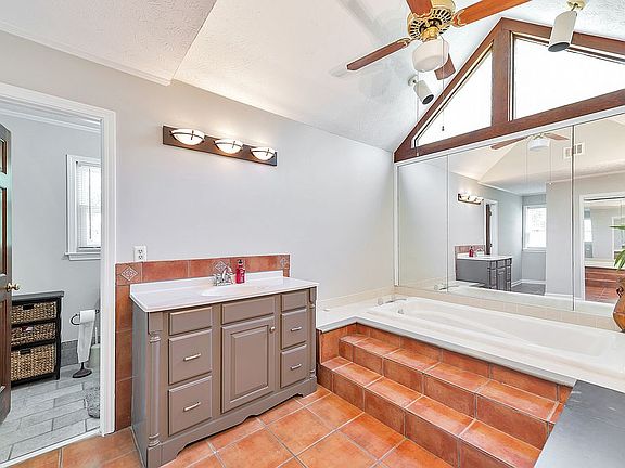 5th image of 1492 Hartman Dr
