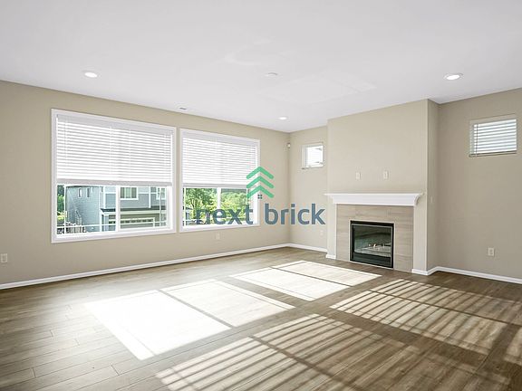 3rd image of 1001 121st Ave SE