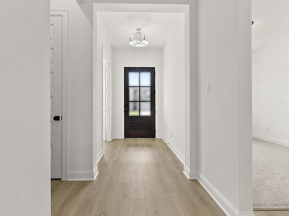 Deerfield II E foyer