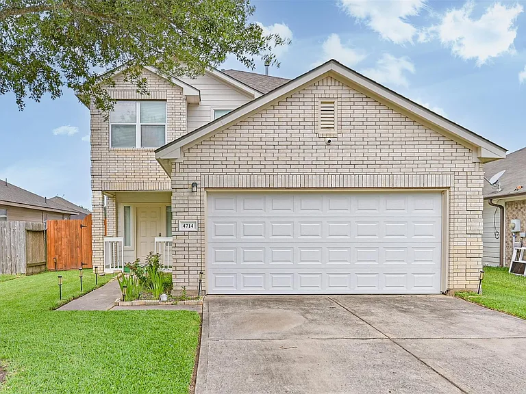 4714 Montclair Hill Ln — Photo 2