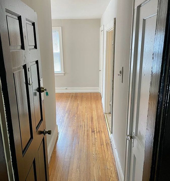1st image of 261 Lyndhurst Pl APT 107
