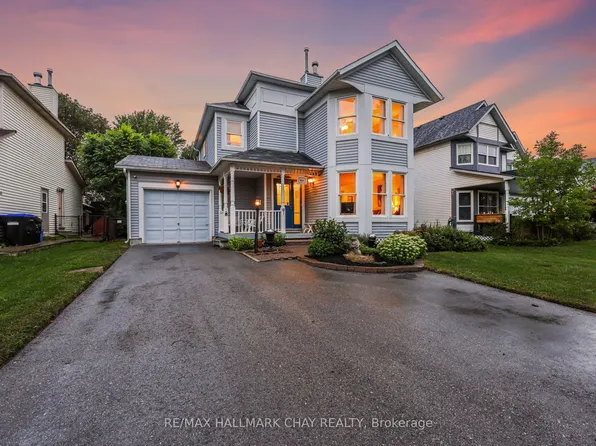 1034 Linden St, Innisfil, ON L9S 1W4
