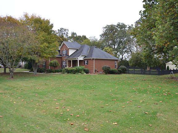 2nd image of 452 Royal Glen Blvd