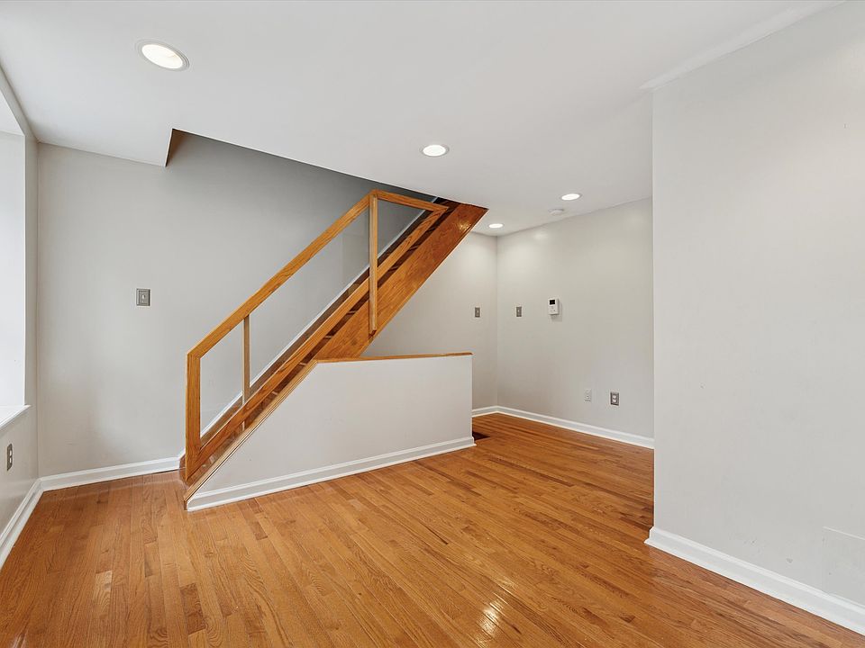1st image of 733 Carpenter St #C