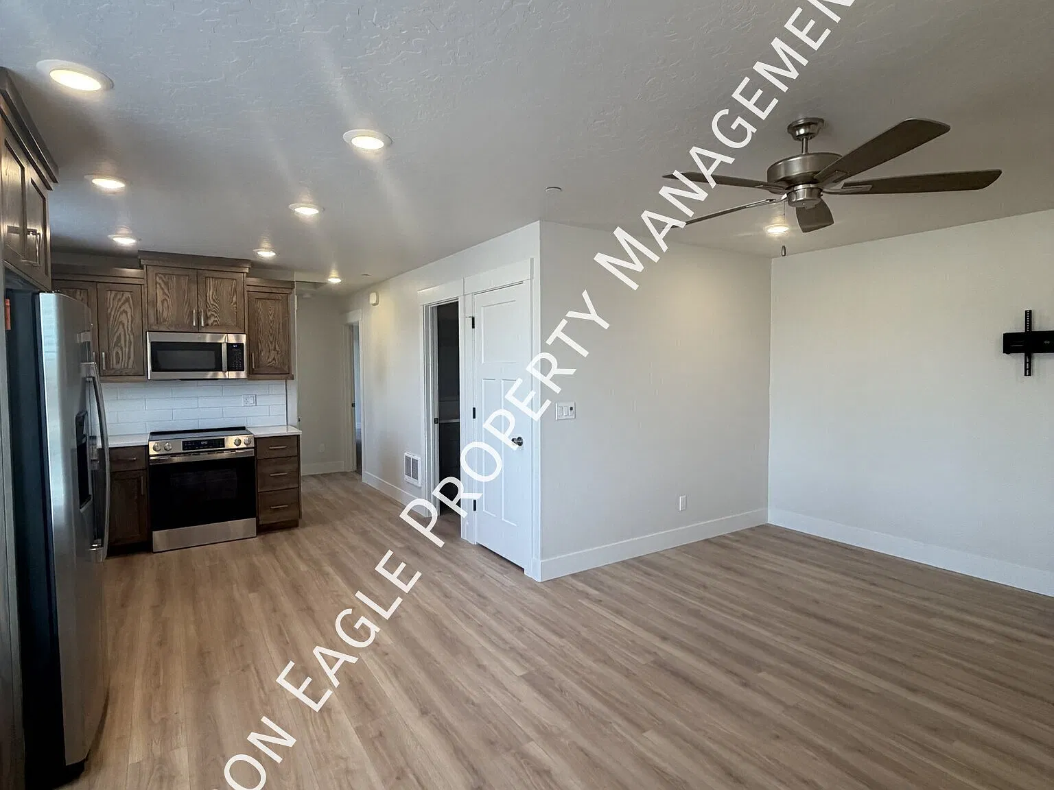 2 bed, 1.0 bath, 864 sqft, $1,495 — Photo 4