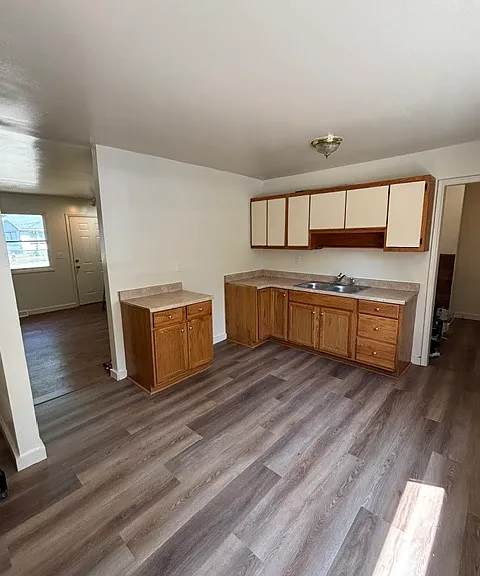 633 Jackson Ave — Photo 6