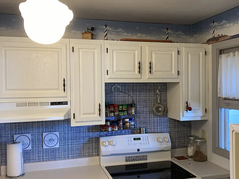 421 Sweeny Ave — Photo 8