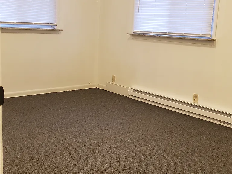6113 Brooklyn Rd — Photo 12