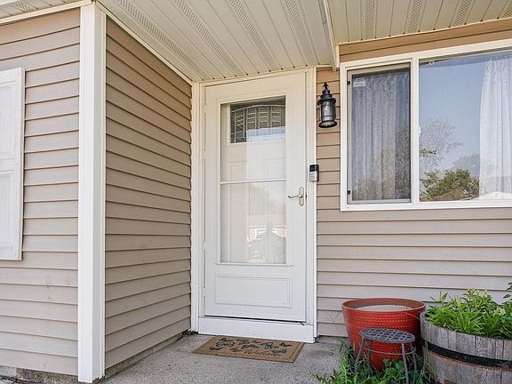 4th image of 513 Briar Ct
