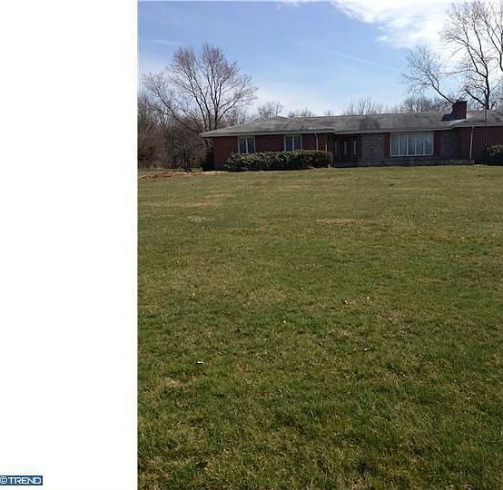 2nd image of 2285 Kerr Rd