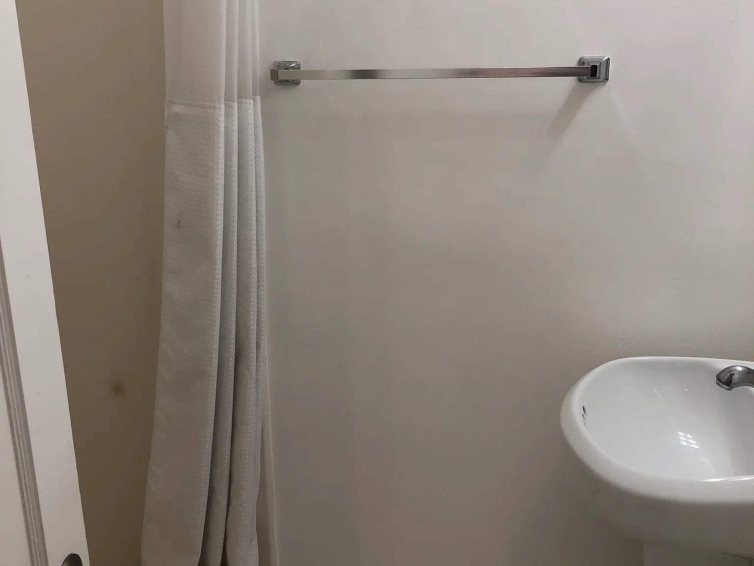 2 bed, 800 sqft, $2,995 — Photo 2
