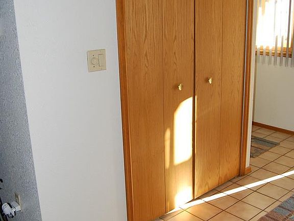 2nd image of 6 Towerbridge Ct