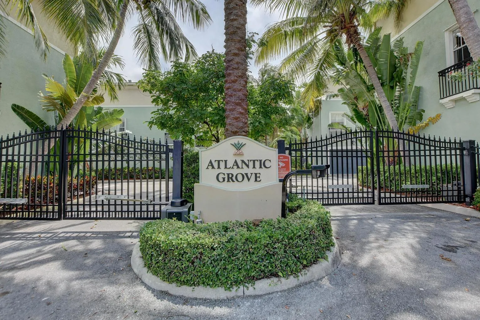 2 bed, 2.5 bath, 1820 sqft, $3,850 — Photo 1