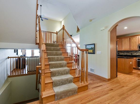 3rd image of 712 N Franklin Ave