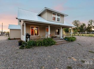 305 S Davis Rd, Hammett, ID 83627
