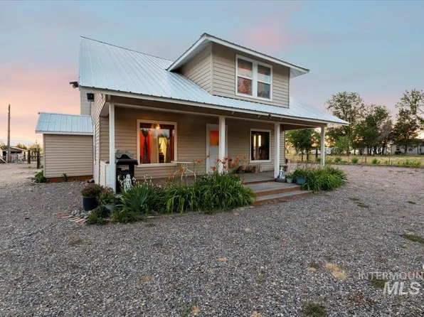305 S Davis Rd, Hammett, ID 83627