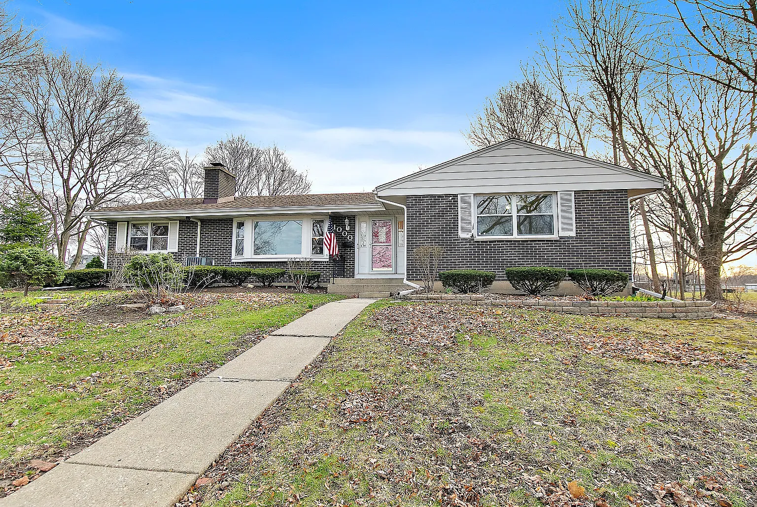 4 bed, 1710 sqft, $2,850 — Photo 1