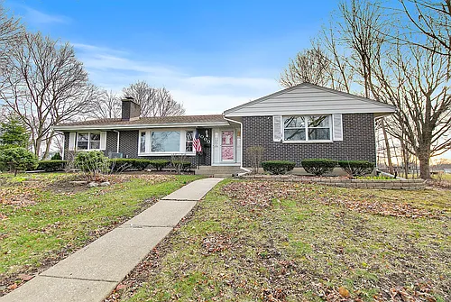 1000 Jackson Ave Photo 1